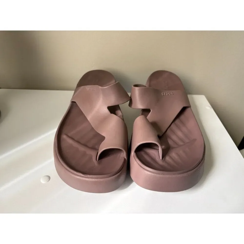 Crocs Getaway Platform Toe Loop Truffle size 11